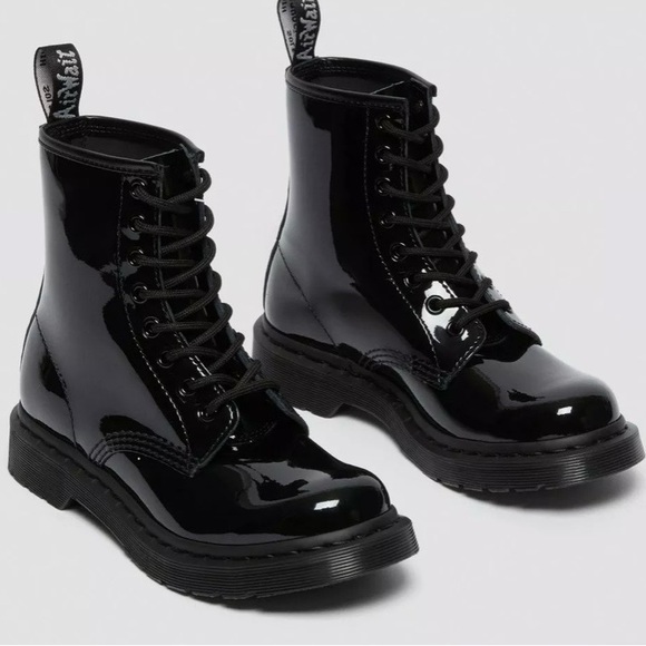 Dr. Martens Shoes - 🌟NWT: DR MARTENS - Women’s 1460 Mono Patent Leather Lace Up Boots - Size 8